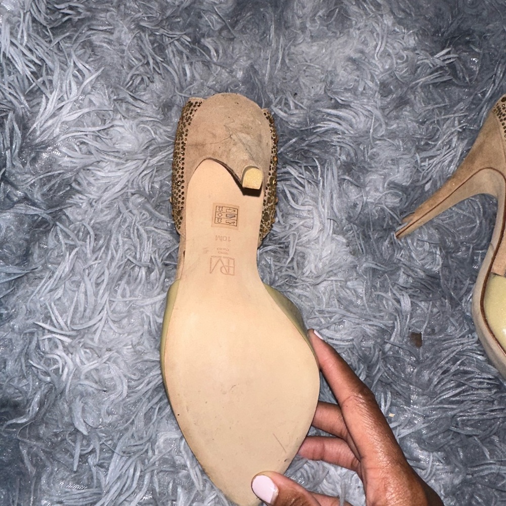 Pella Moda Heels - Picture 8 of 11